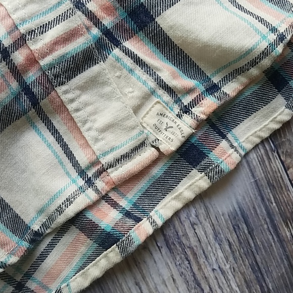 American Eagle Boyfriend Fit Button Up - Picture 4 of 7